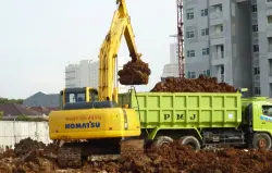 Galeri Pekerjaan Galian Tanah 6 proyek_galian_kolam_renang_sherwood_kelapa_gading